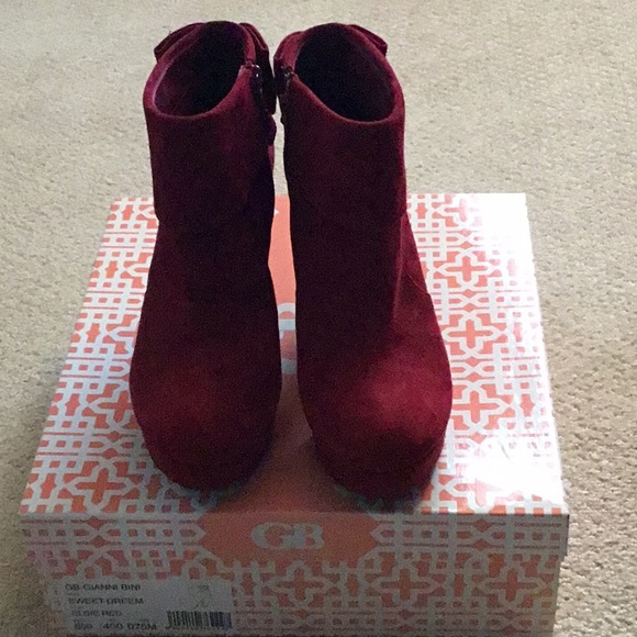 CLASSY Gianni Bini red platform booties, size 7.5 - Picture 8 of 8